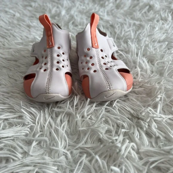 ❤️Nike Sunray Water Shoes EUC - Picture 2 of 4